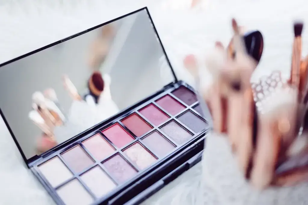 玩轉色彩深邃，勾勒迷人電眼：台灣必買玩色深邃眼彩筆